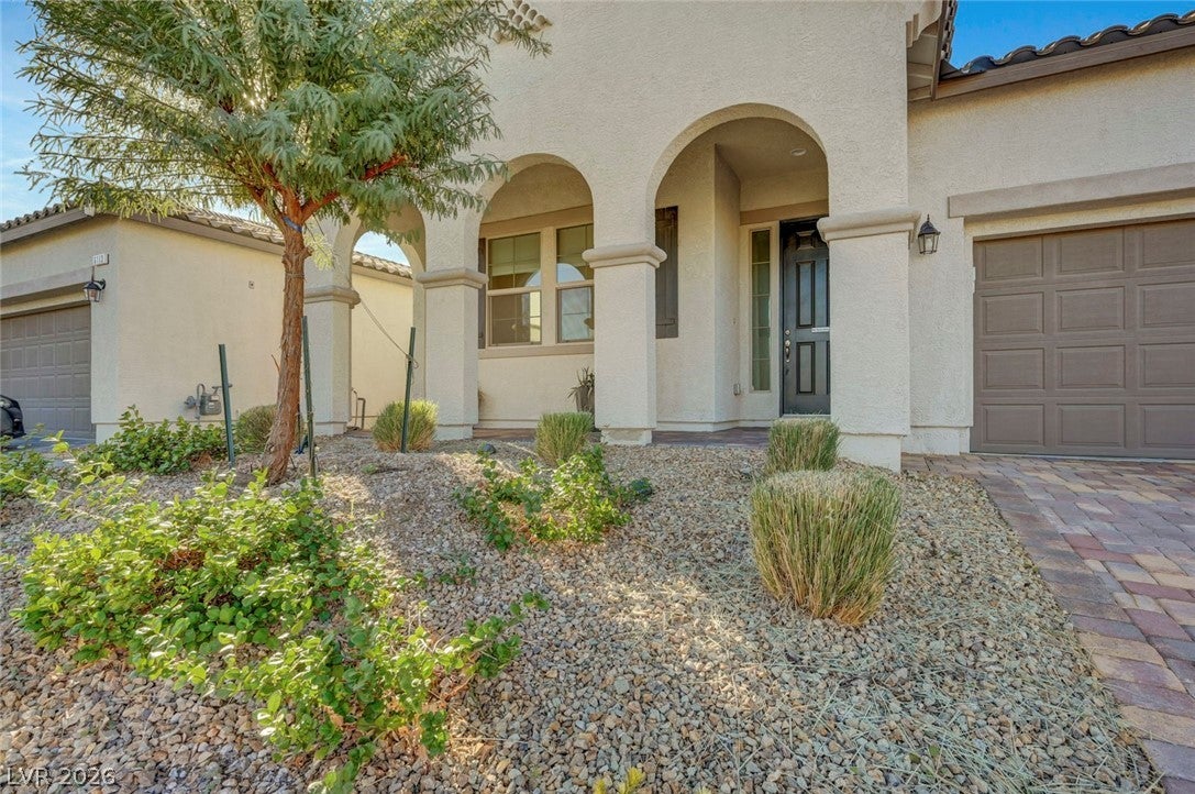 6117 Bugsy Street