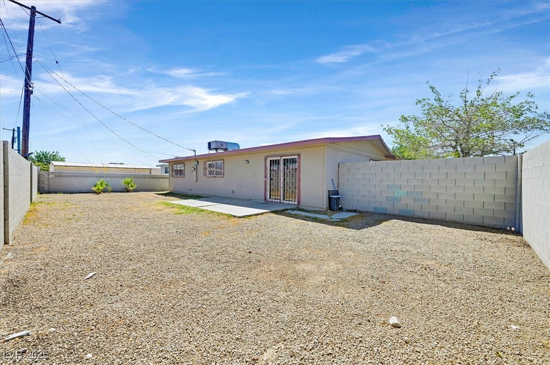 Las Vegas, Nevada 89107, United States, 4 Bedrooms Bedrooms, ,2 BathroomsBathrooms,Residential,Active,195931