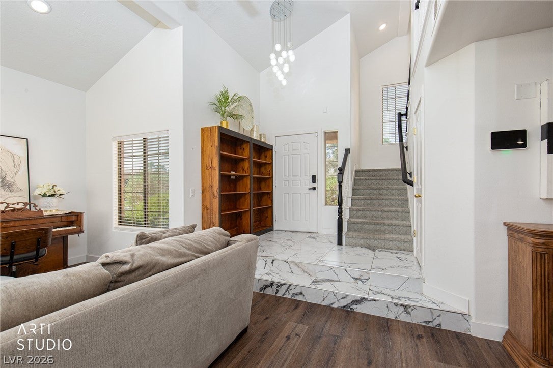 387 Silver Road