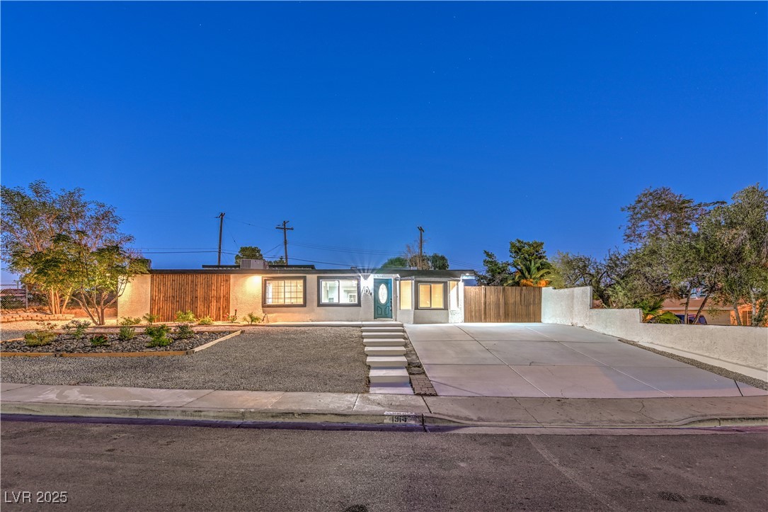 1914 Capistrano Avenue