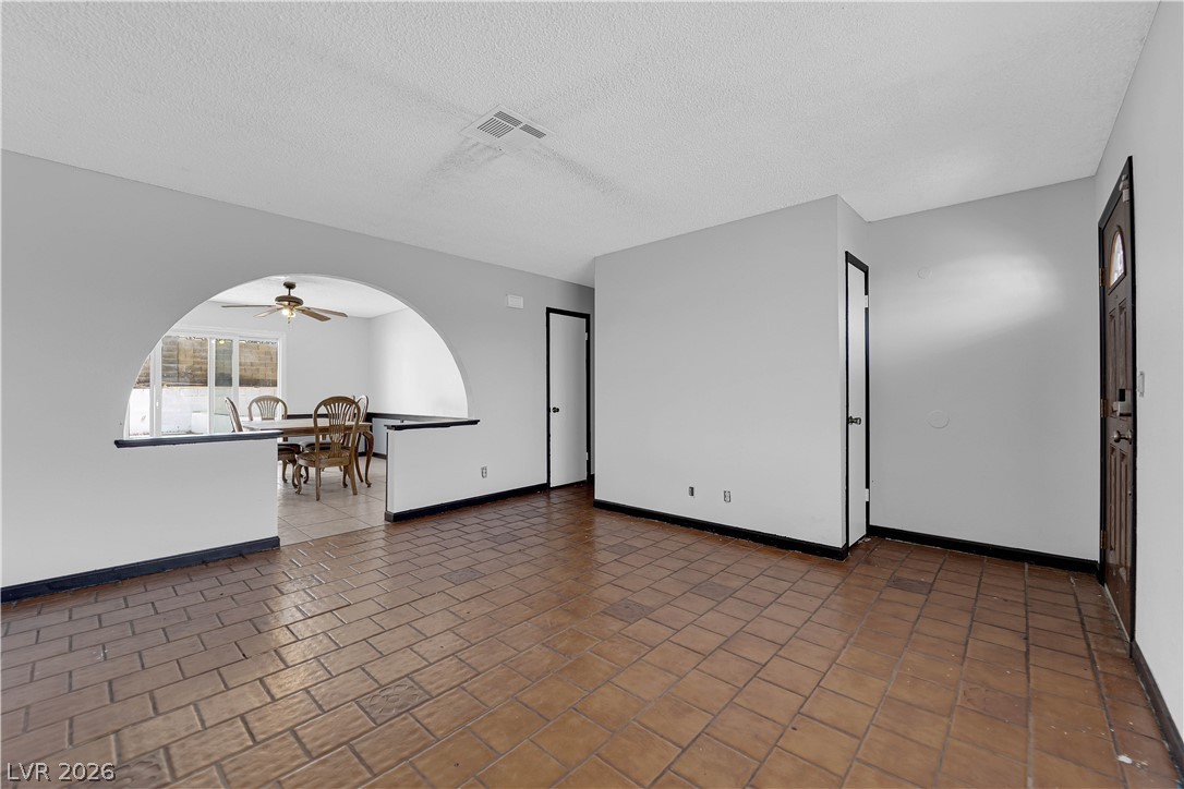 416 E Barrett Street