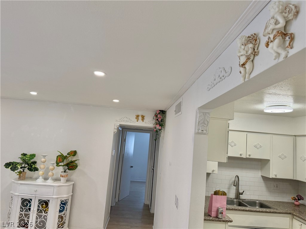 575 S Royal Crest Circle 7