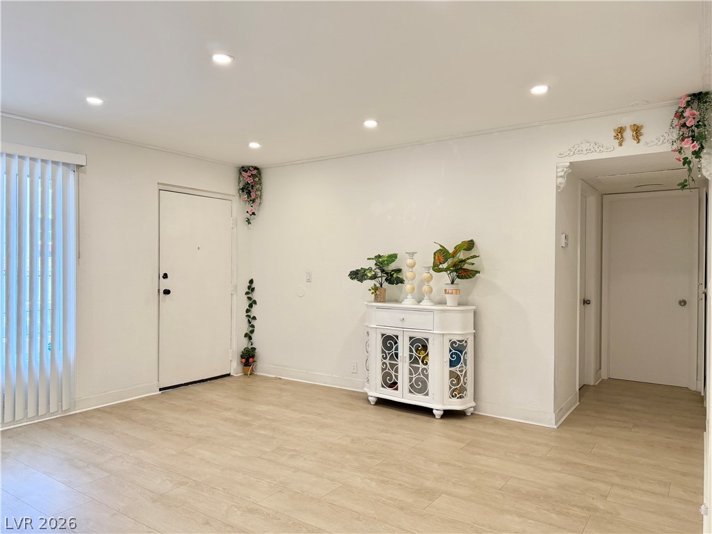 575 S Royal Crest Circle 7