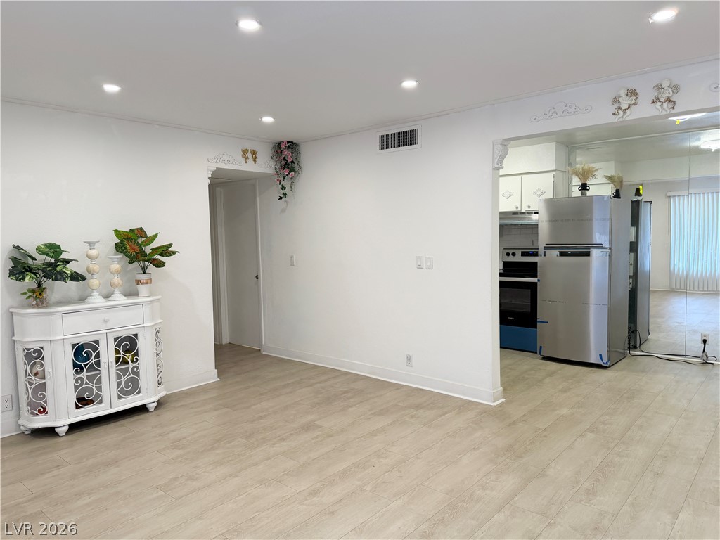 575 S Royal Crest Circle 7