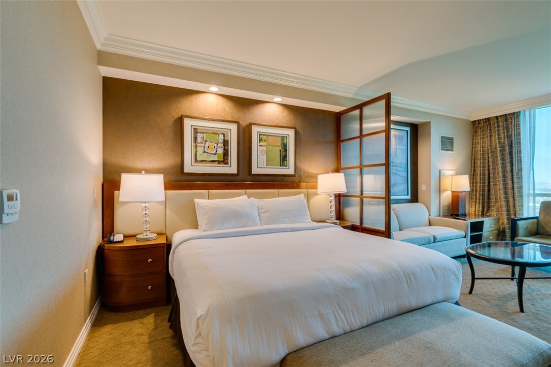 135 E HARMON Avenue 716