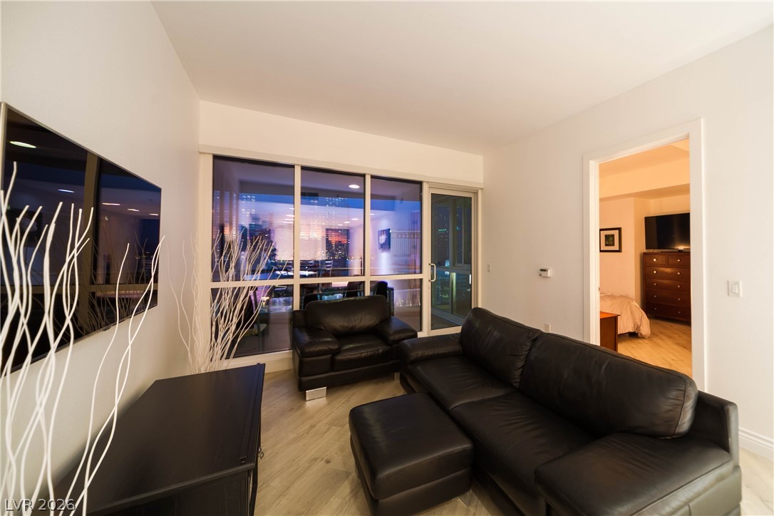 4525 DEAN MARTIN Drive 1611