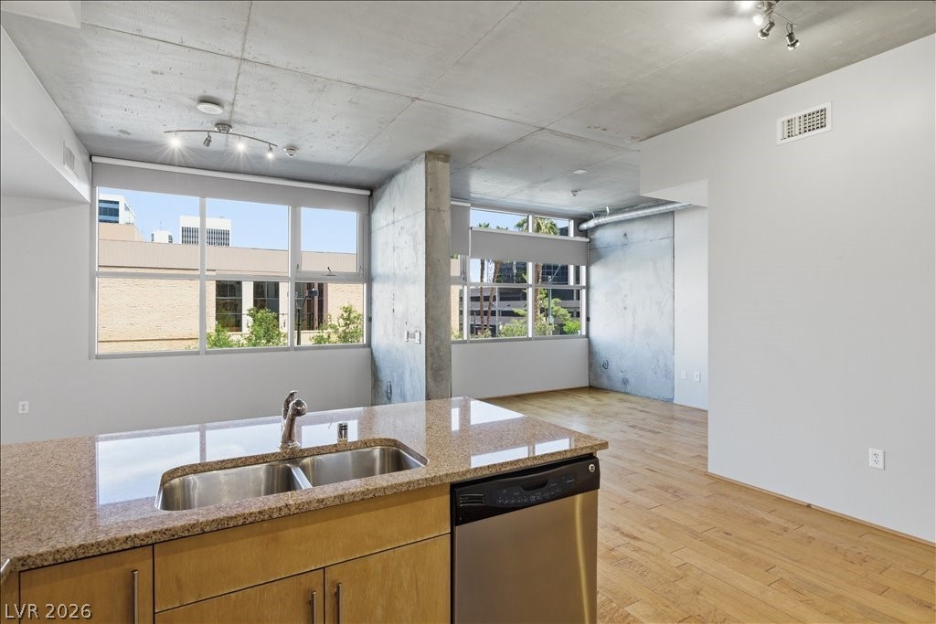 353 E Bonneville Avenue 295