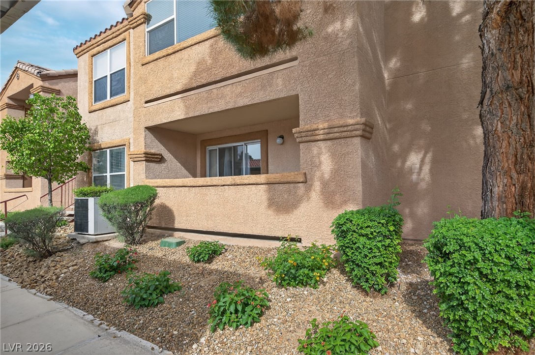 1150 N Buffalo Drive 1080