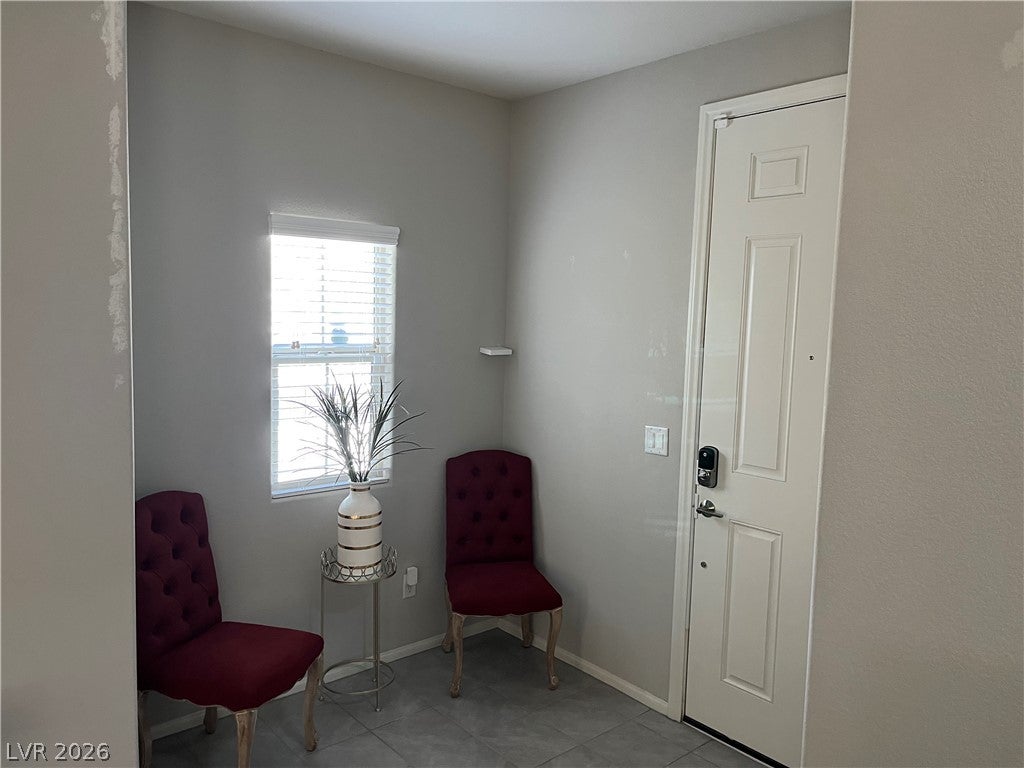 1217 W Arc Dome Avenue
