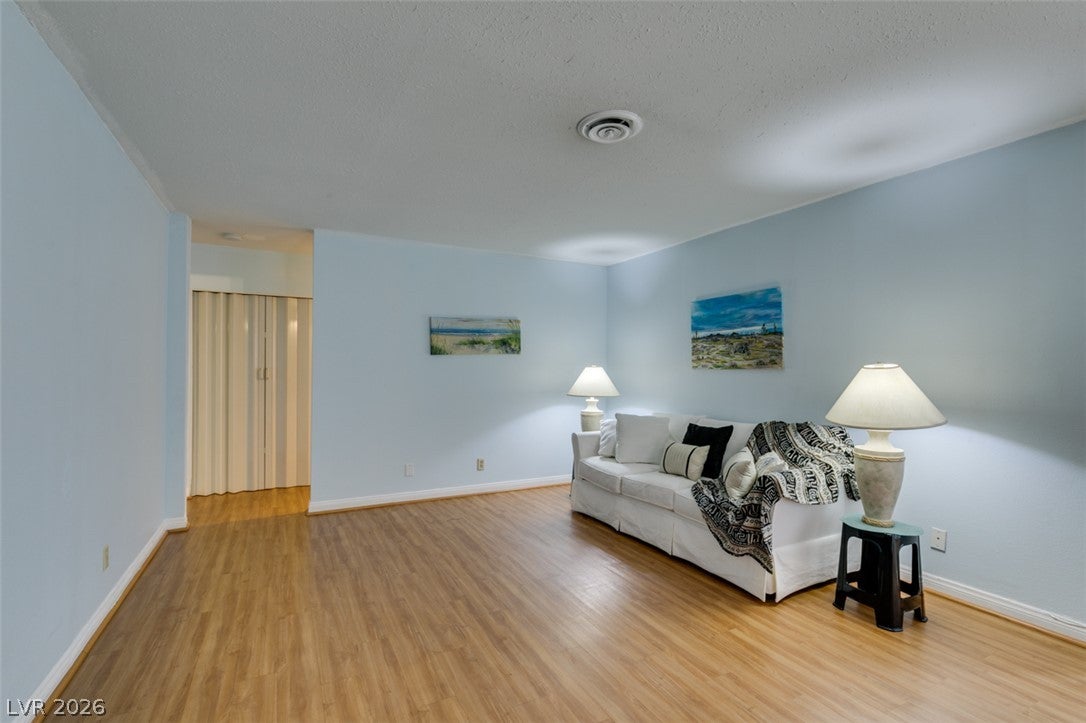 3422 Pecos Way