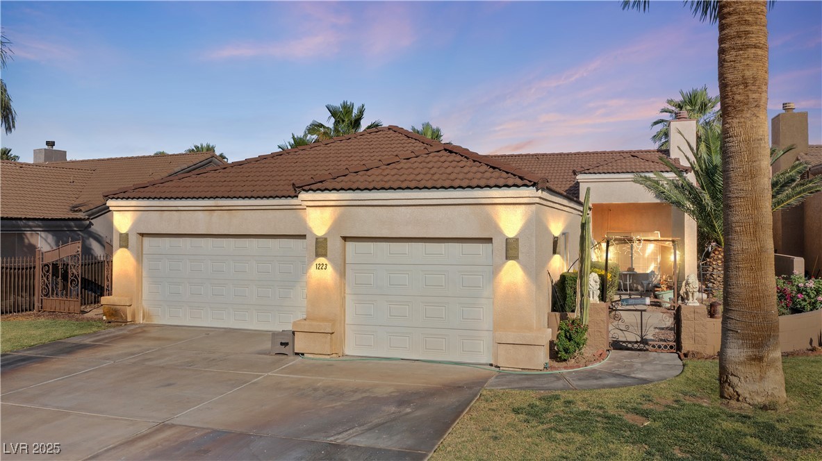1223 Golf Club Drive, Laughlin, Nevada image 2