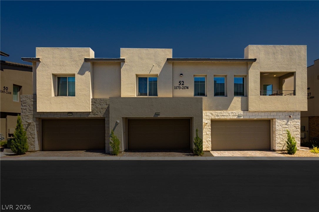 600 N Carriage Hill Drive 2174