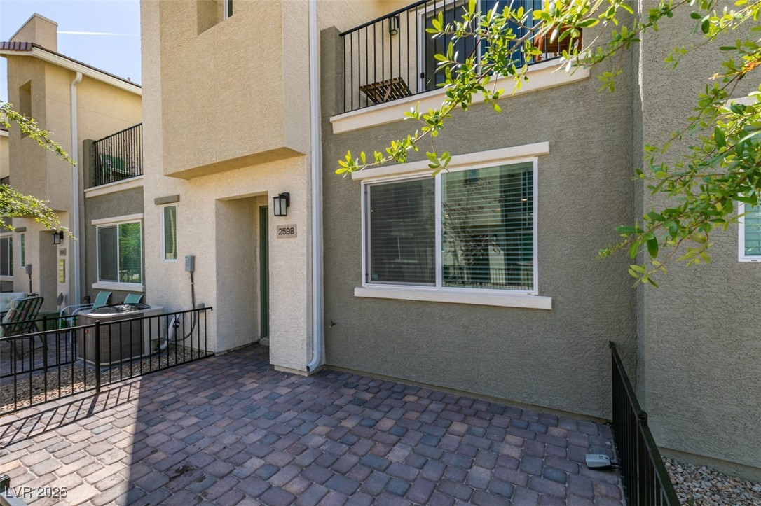 2598 Mocha Pearl Court
