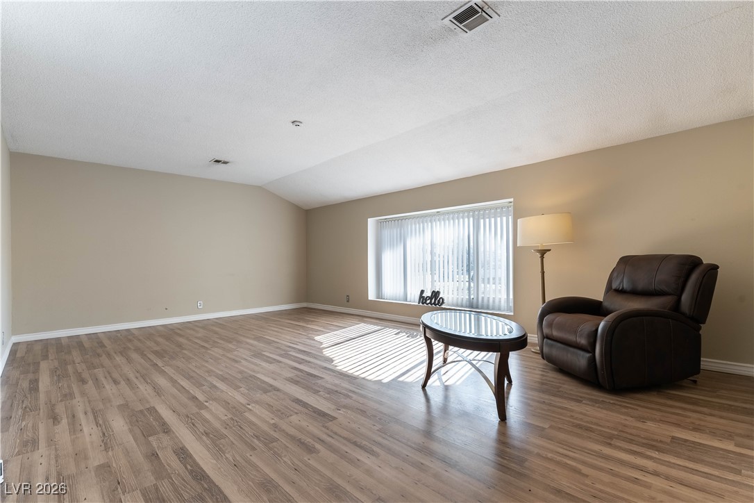 2009 E Oakey Boulevard