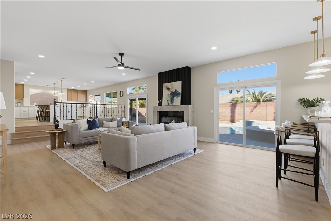 7536 Gossamer Wind Street