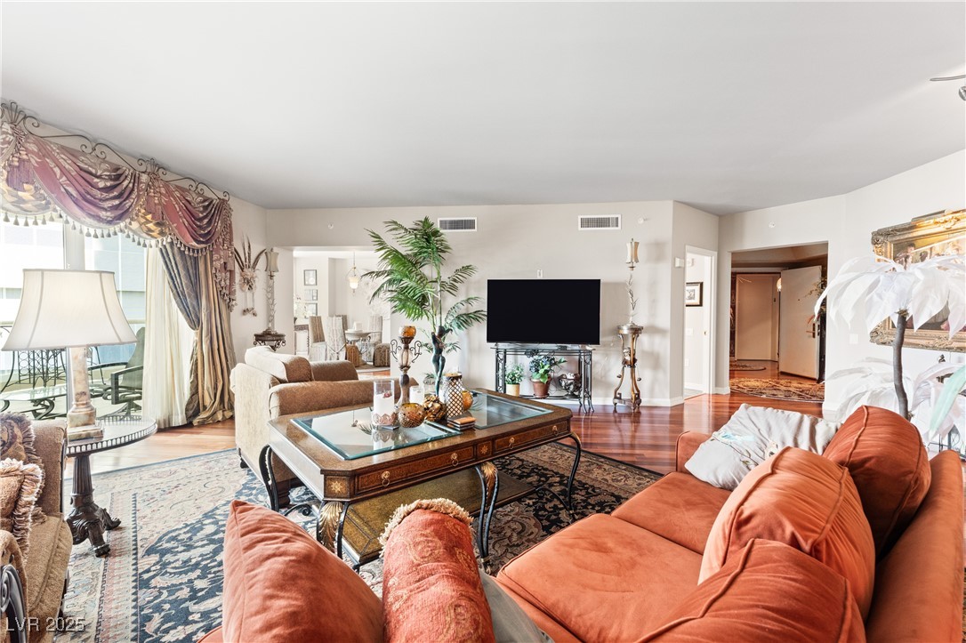 Properties 3 2747 Paradise Road 602