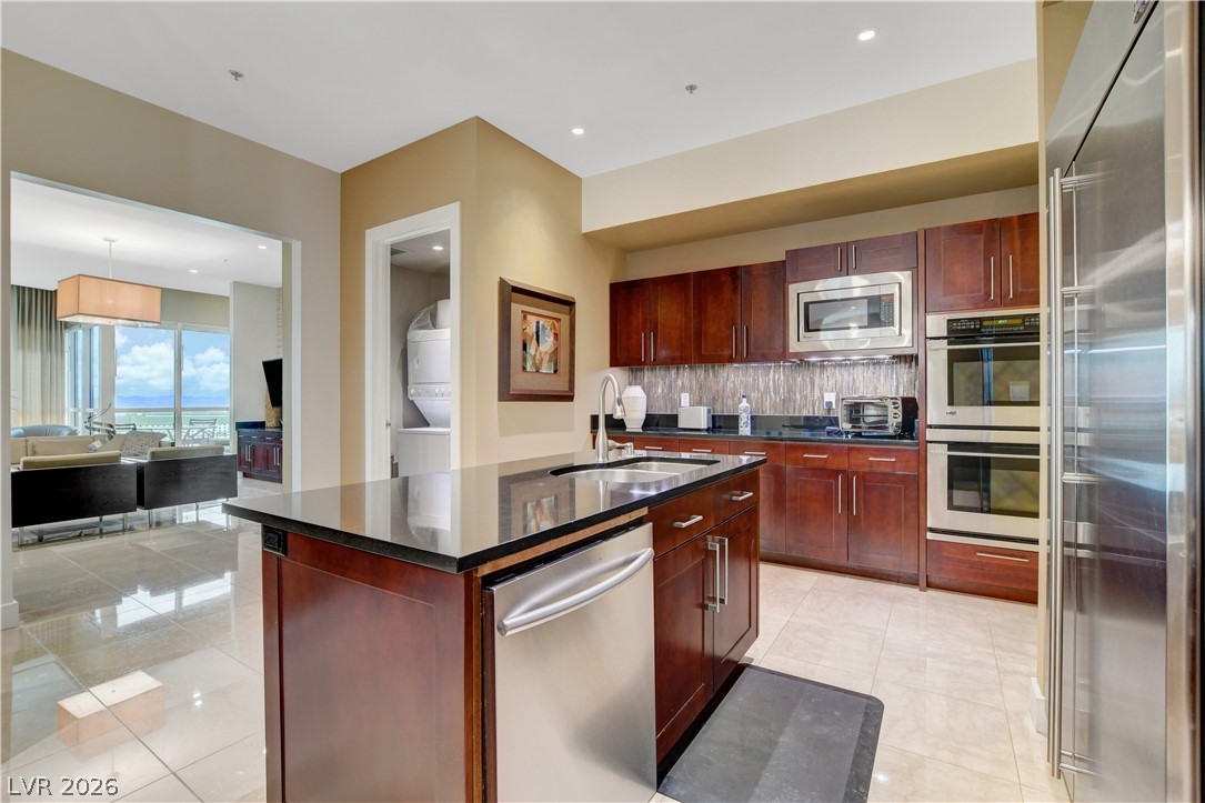 4575 Dean Martin Drive 3304