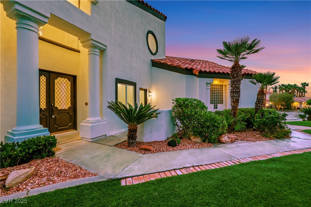2589 Sun Reef Road