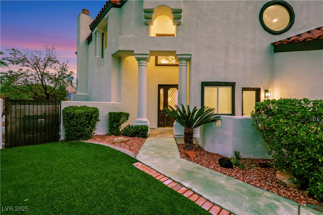 2589 Sun Reef Road