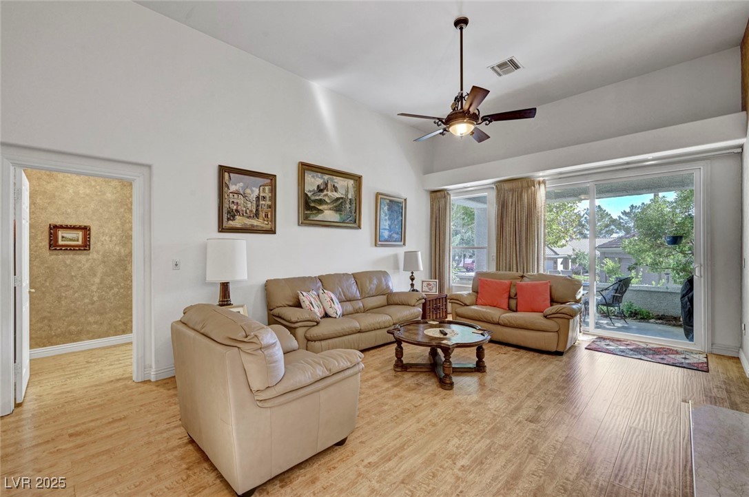 1924 Summer Pine Court 102