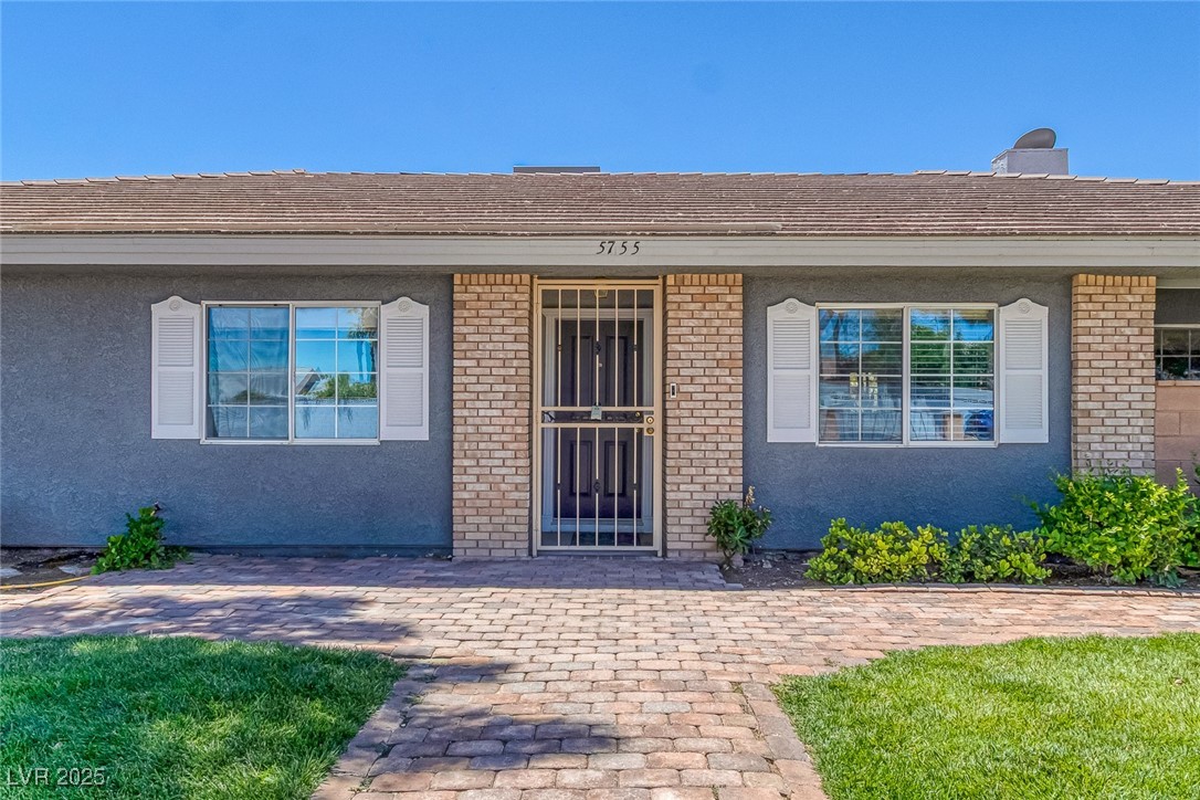 5755 W Meranto Avenue