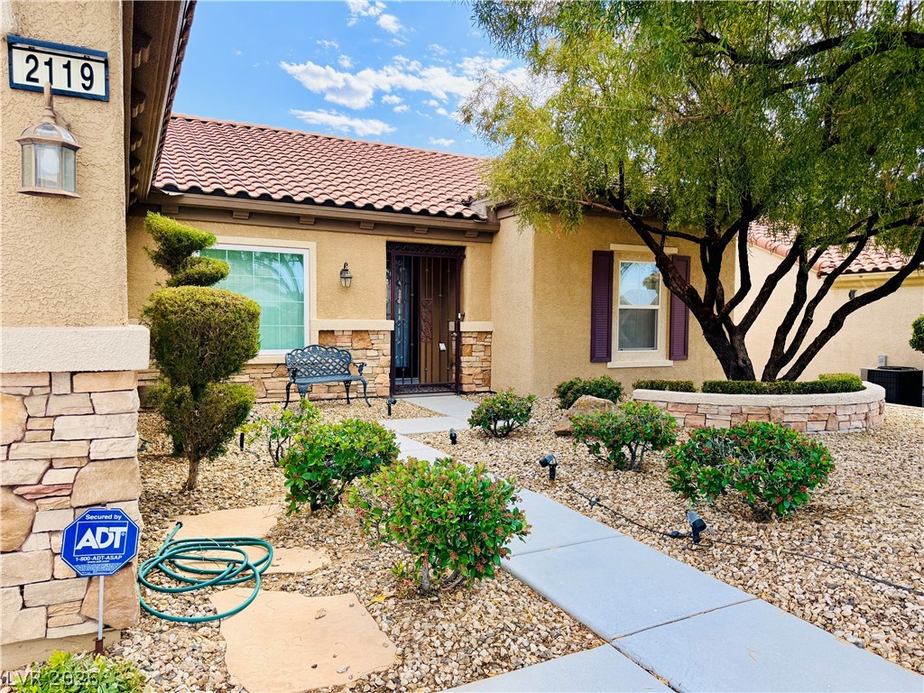 2119 Gunnison Place