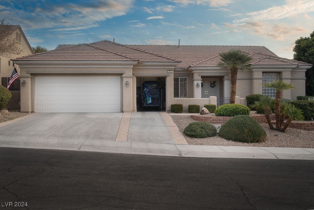Henderson, Nevada 89052, United States, 3 Bedrooms Bedrooms, ,3 BathroomsBathrooms,Residential,Pending,23596