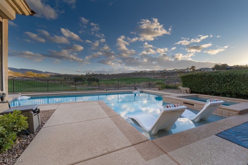 Henderson, Nevada 89052, United States, 3 Bedrooms Bedrooms, ,3 BathroomsBathrooms,Residential,Pending,23596