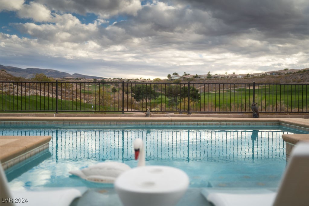 Henderson, Nevada 89052, United States, 3 Bedrooms Bedrooms, ,3 BathroomsBathrooms,Residential,Pending,23596