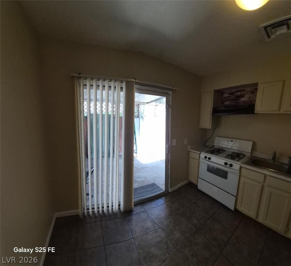 3929 Visby Lane