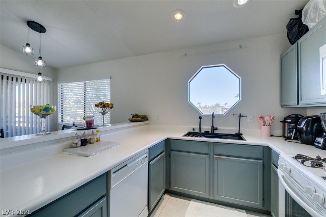 5016 S Rainbow Boulevard 202