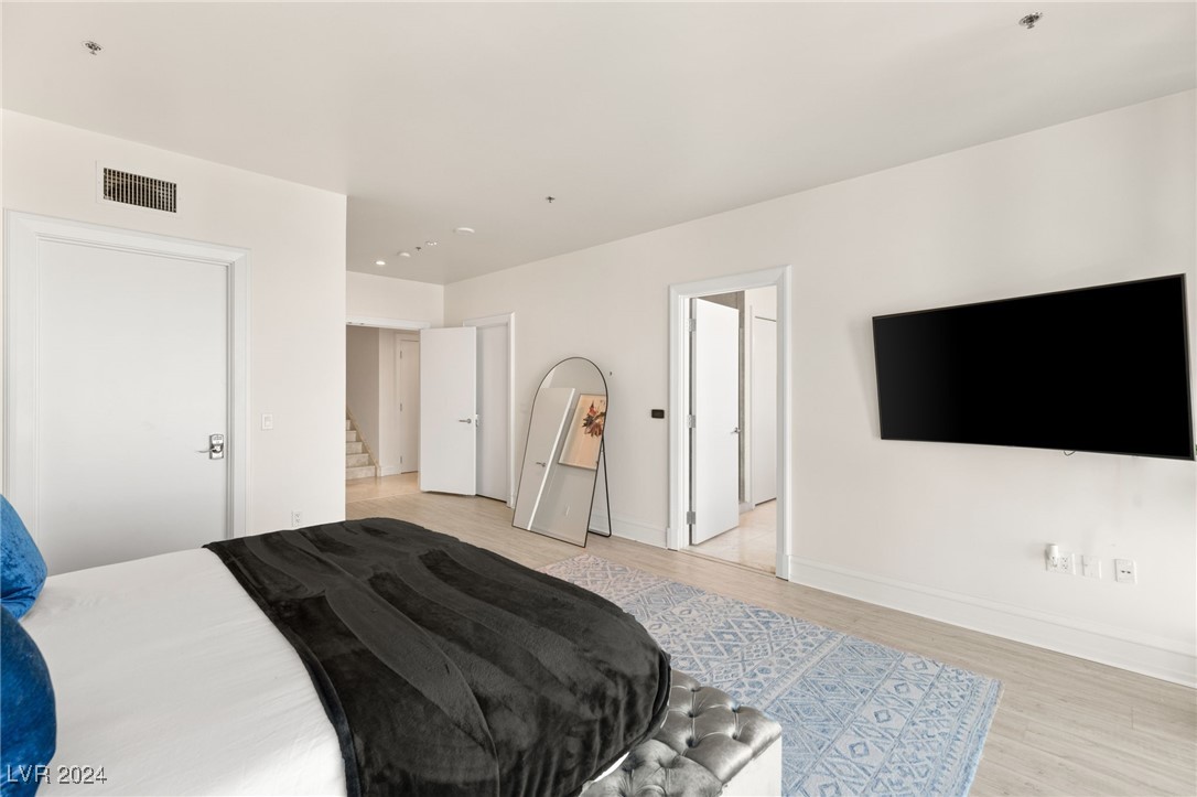 Las Vegas, Nevada 89109, United States, 3 Bedrooms Bedrooms, ,4 BathroomsBathrooms,Residential,Active,24353