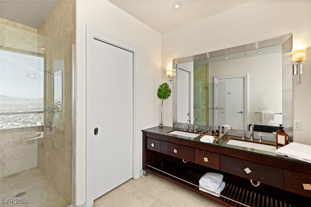 Las Vegas, Nevada 89109, United States, 3 Bedrooms Bedrooms, ,4 BathroomsBathrooms,Residential,Active,24353