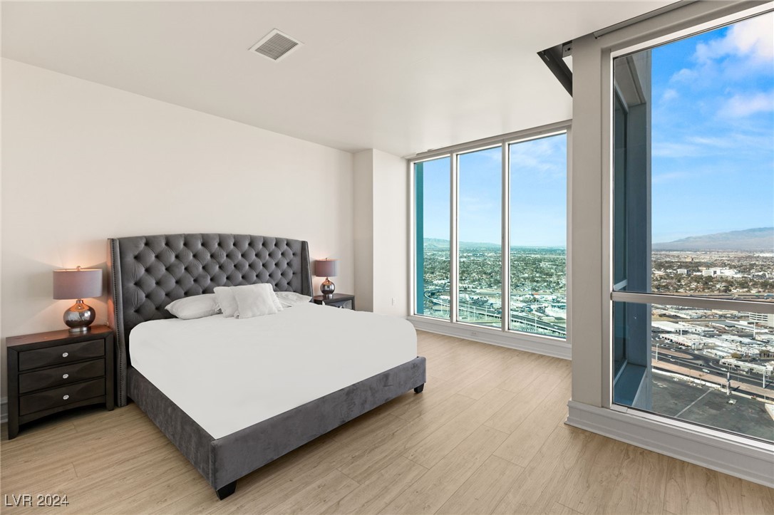 Las Vegas, Nevada 89109, United States, 3 Bedrooms Bedrooms, ,4 BathroomsBathrooms,Residential,Active,24353