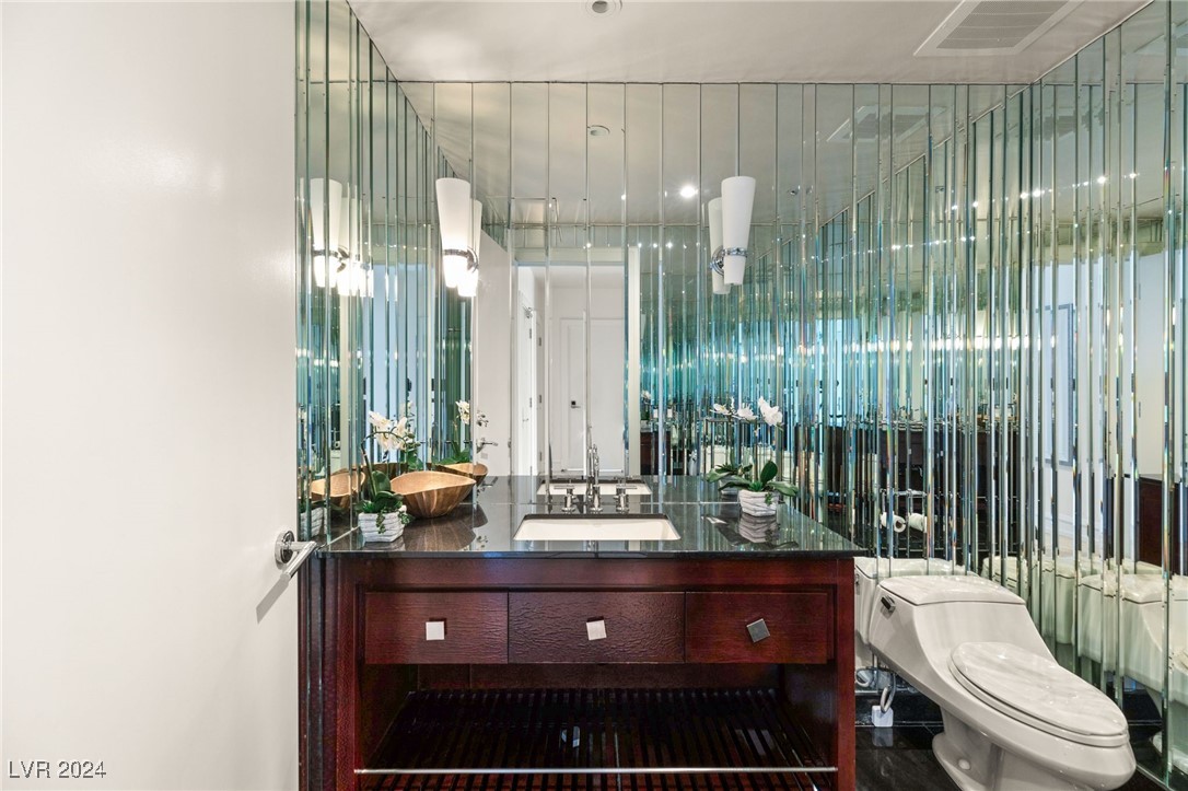 Las Vegas, Nevada 89109, United States, 3 Bedrooms Bedrooms, ,4 BathroomsBathrooms,Residential,Active,24353