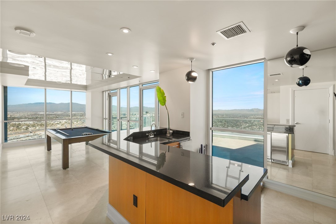 Las Vegas, Nevada 89109, United States, 3 Bedrooms Bedrooms, ,4 BathroomsBathrooms,Residential,Active,24353