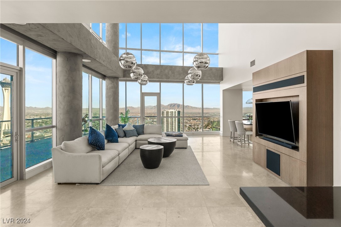 Las Vegas, Nevada 89109, United States, 3 Bedrooms Bedrooms, ,4 BathroomsBathrooms,Residential,Active,24353