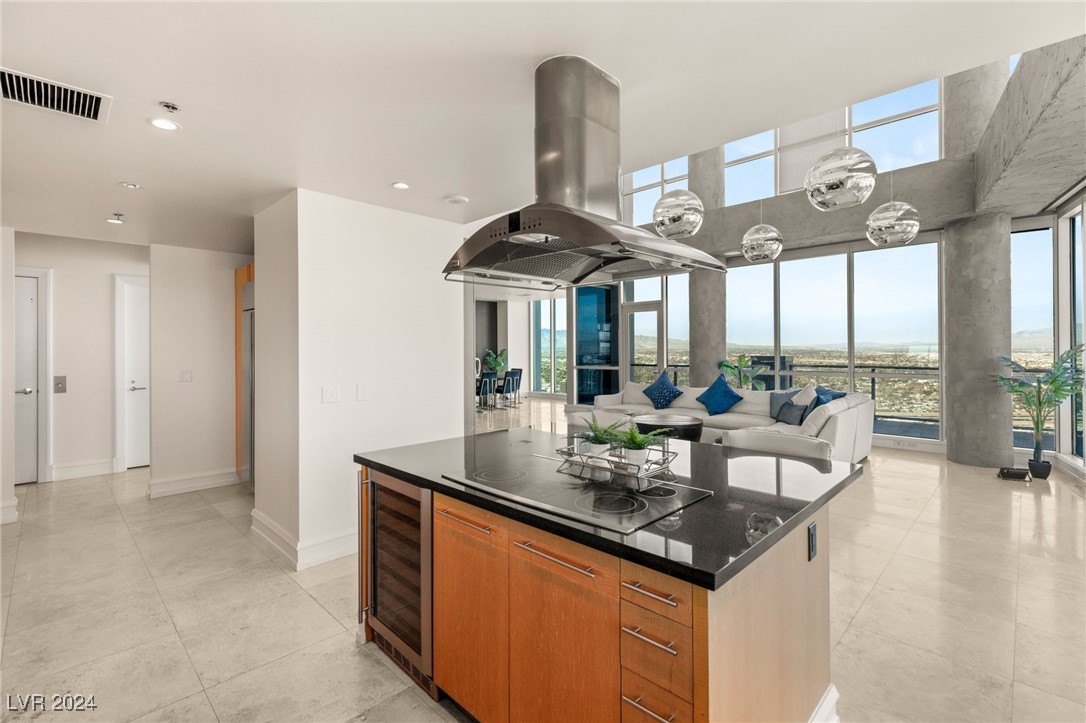 Las Vegas, Nevada 89109, United States, 3 Bedrooms Bedrooms, ,4 BathroomsBathrooms,Residential,Active,24353