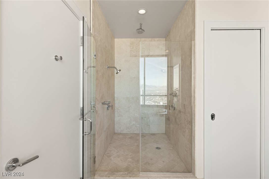 Las Vegas, Nevada 89109, United States, 3 Bedrooms Bedrooms, ,4 BathroomsBathrooms,Residential,Active,24353