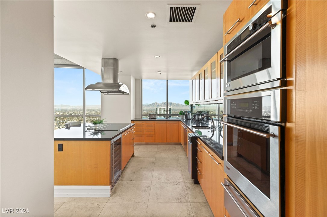 Las Vegas, Nevada 89109, United States, 3 Bedrooms Bedrooms, ,4 BathroomsBathrooms,Residential,Active,24353