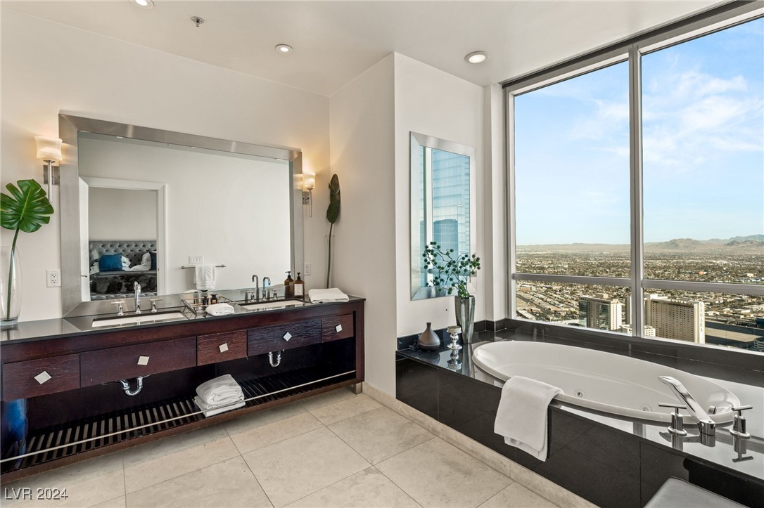 Las Vegas, Nevada 89109, United States, 3 Bedrooms Bedrooms, ,4 BathroomsBathrooms,Residential,Active,24353