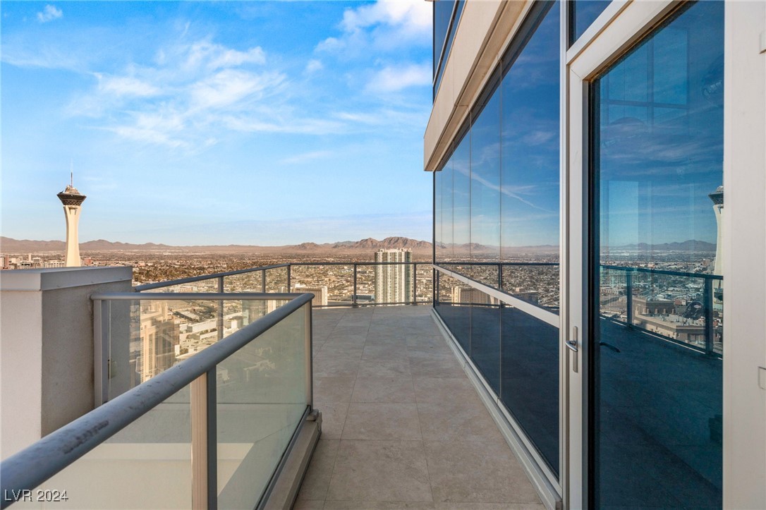 Las Vegas, Nevada 89109, United States, 3 Bedrooms Bedrooms, ,4 BathroomsBathrooms,Residential,Active,24353