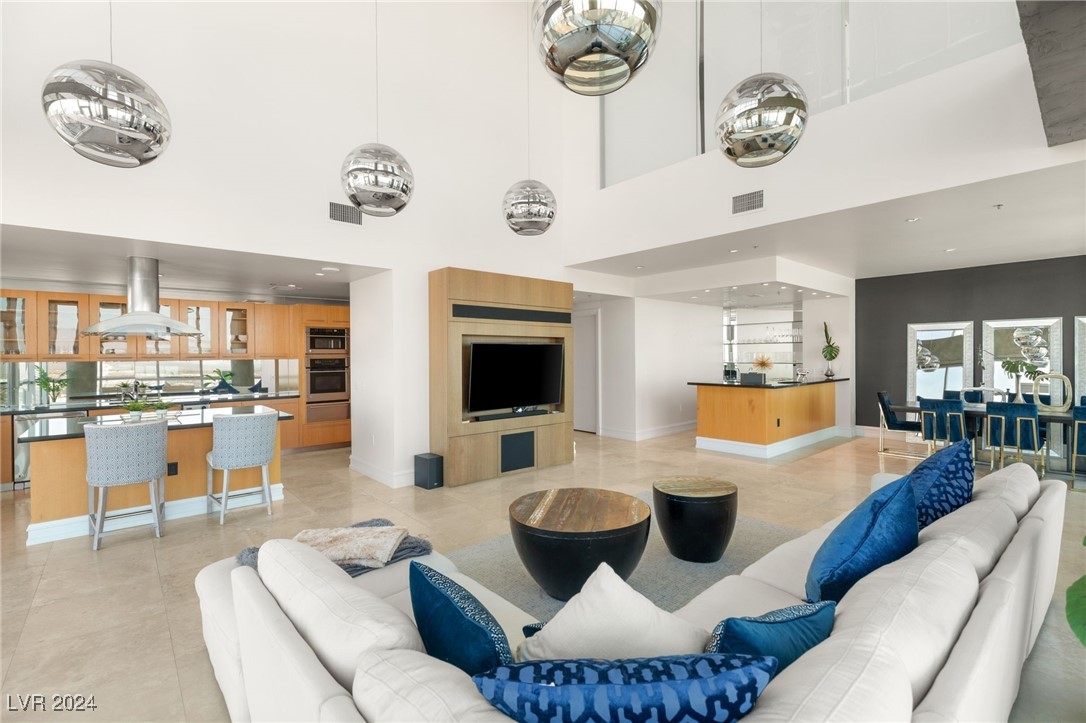 Las Vegas, Nevada 89109, United States, 3 Bedrooms Bedrooms, ,4 BathroomsBathrooms,Residential,Active,24353