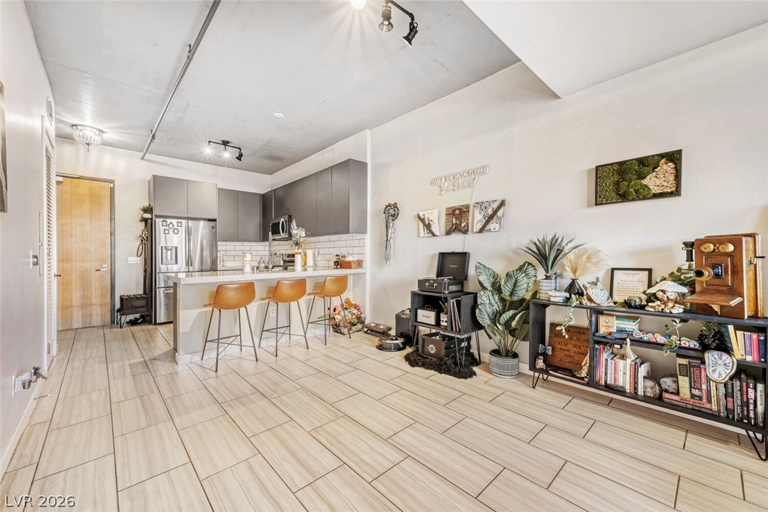 353 E Bonneville Avenue 409