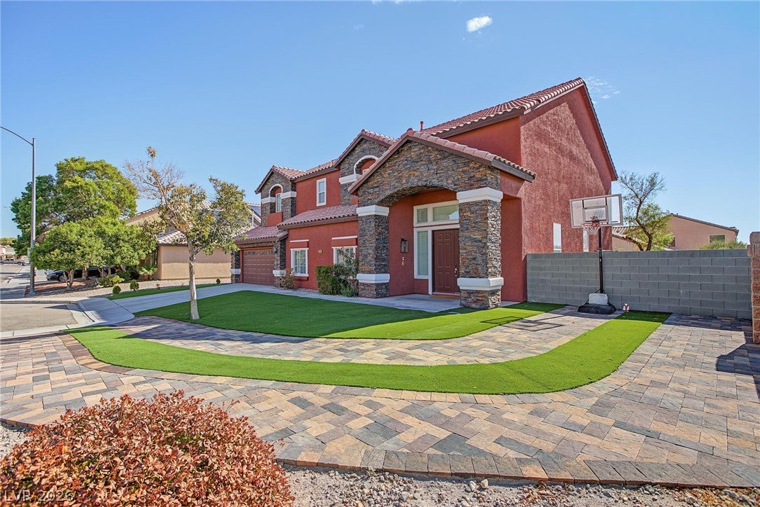 5560 Kings Row Court
