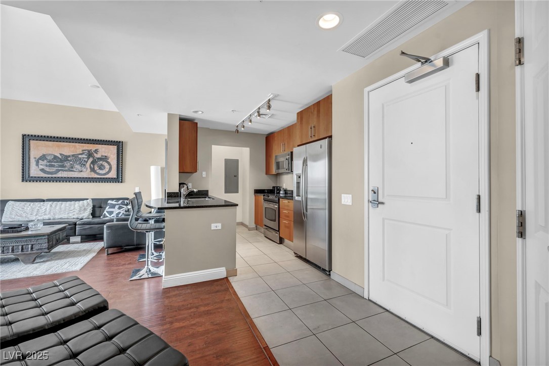 200 W Sahara Avenue 2404