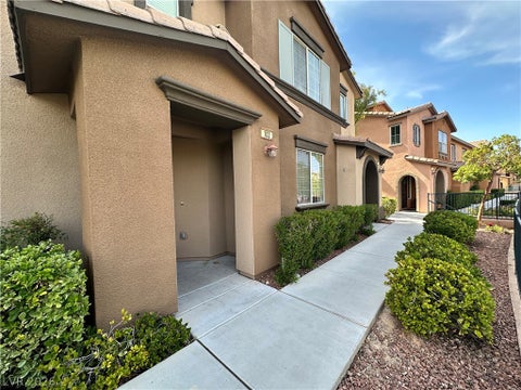 Townhouse For Rent - 1571 Plaza Centre Drive #102<br/> Clark County, Las Vegas, NV 89135