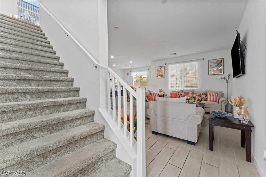 8879 Roadrunner Ravine Street