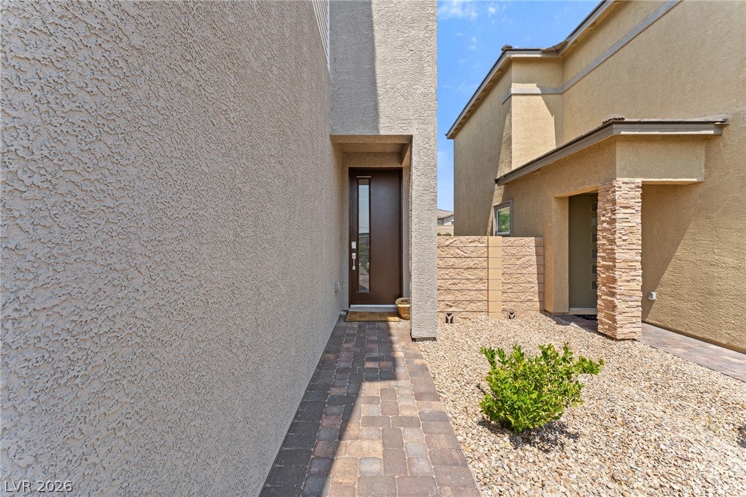 8879 Roadrunner Ravine Street