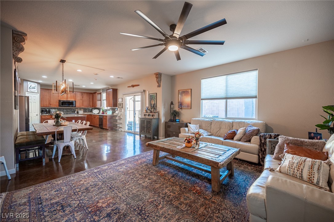 3216 Outrider Court